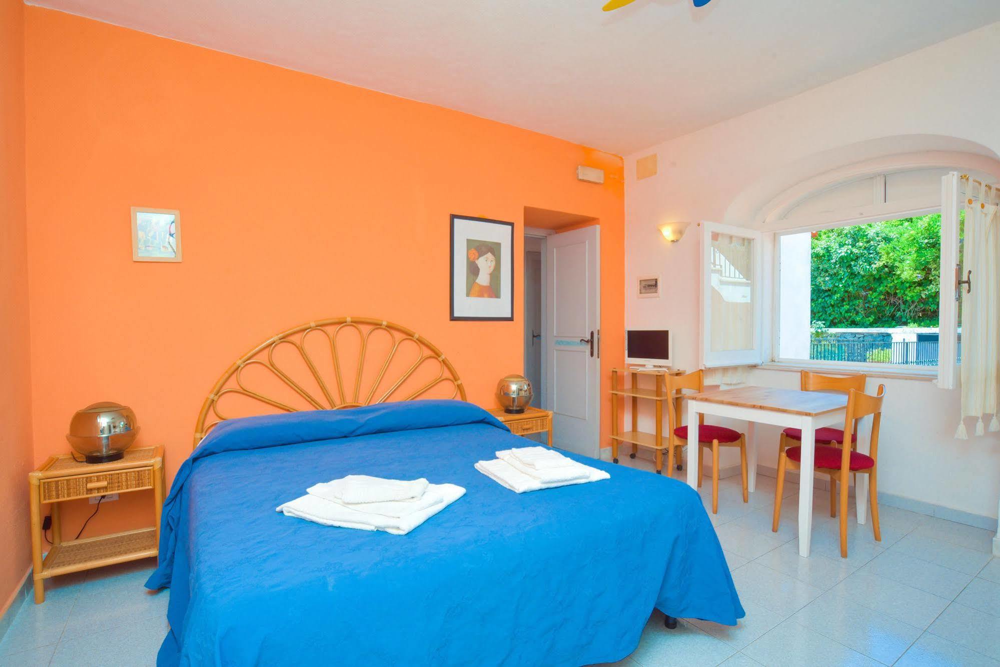 Residence Aegidius Ischia Exteriör bild